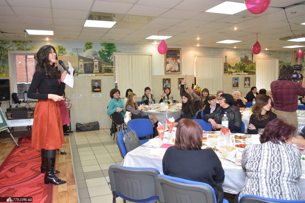 Новая встреча женского клуба в честь праздника Пурим в Днепродзержинской еврейской общине