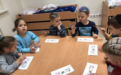 Изучение еврейских традиций в детском садике “Хая Мушка”