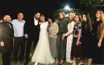 Вітаємо з Хупою!